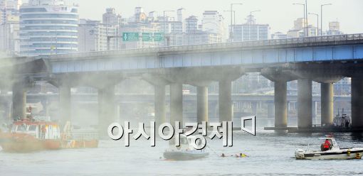 [포토]'겨울철 수난사고 유관기관 합동 구조훈련' 실시