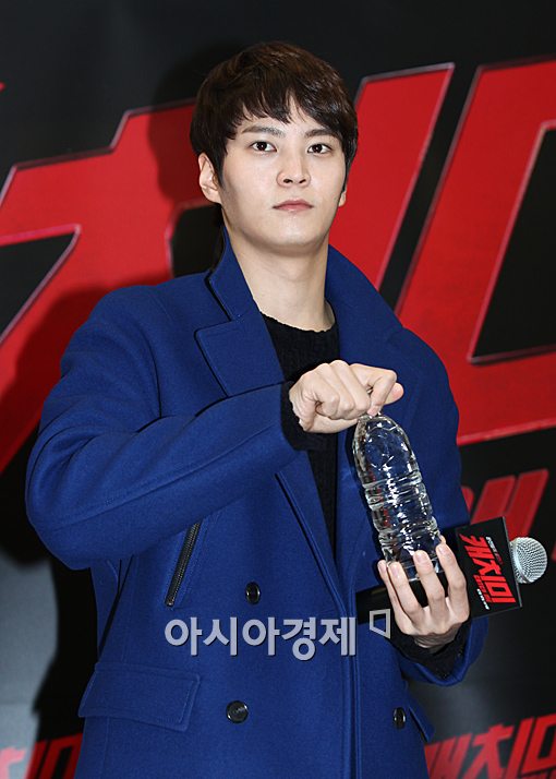 [포토]주원, '목이 타네요'