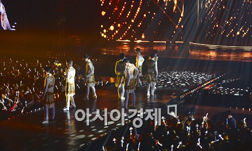 [포토]첫 단독 콘서트 갖는 제국의아이들