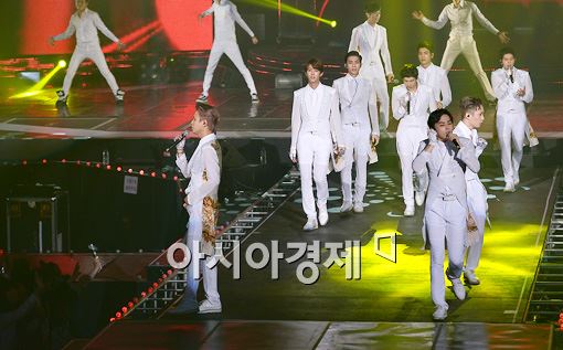 ZE:A, 첫 단독콘서트 '9人 9色' 화려한 무대 빛났다(종합) 