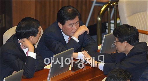 [포토]국회, 정상화 방안 논의중(?)