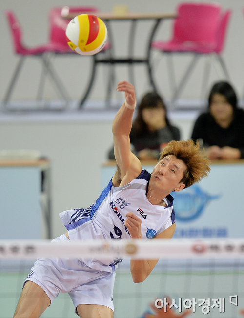 [포토] 곽승석 '힘찬 서브'