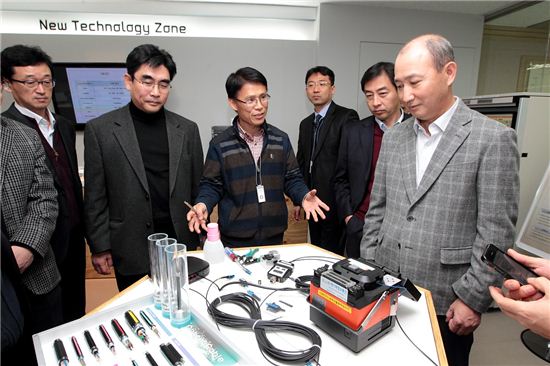 KT, 초고속 인터넷망 전시관 'Last One Mile Center' 개관