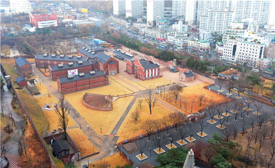 [서울스토리] '恨' 형장 미루나무엔 의병장 원혼이, 한평 독방엔 만해의 통곡 들린다