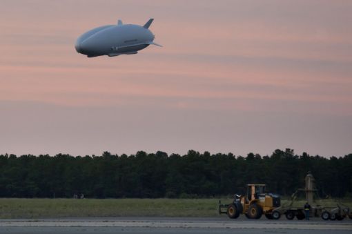 자원개발용 중장비 헬륨가스 넣은 비행선이 나른다