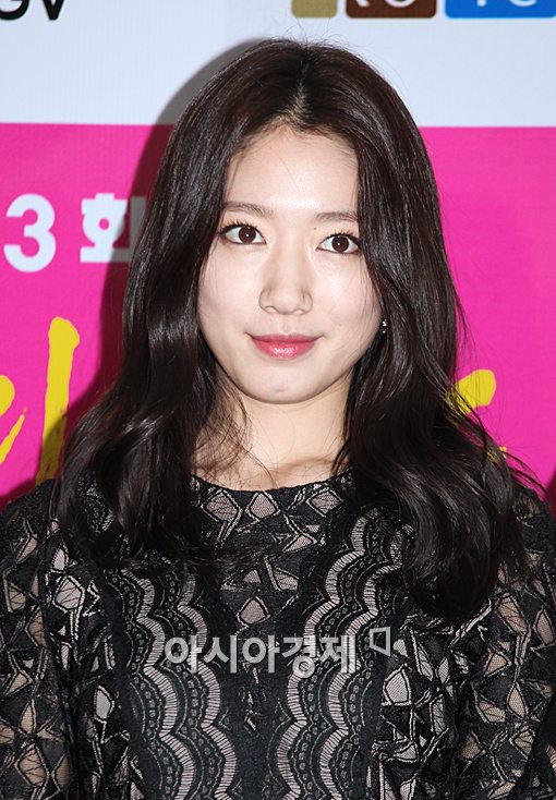 [포토]박신혜, 잡티없는 백옥피부