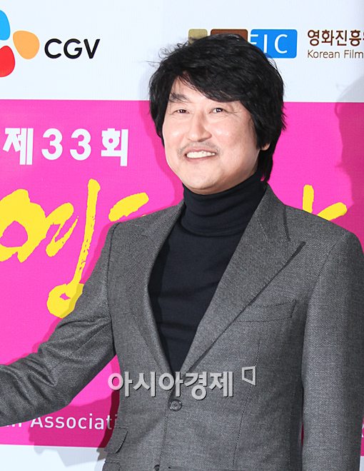 [포토]송강호, '떠나지 않는 미소'