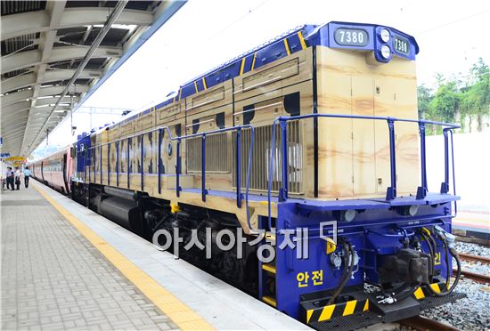 여수~부산 간 남도해양관광열차 누적 탑승객 1만명 돌파 