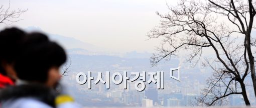 [포토]안개 낀 서울 도심, 운동하는 시민들
