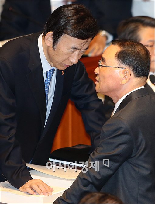 [포토]심각한 정홍원·윤병세