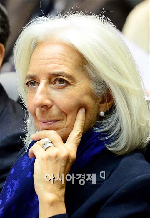 [포토]생각에 잠긴 라가르드 IMF 총재
