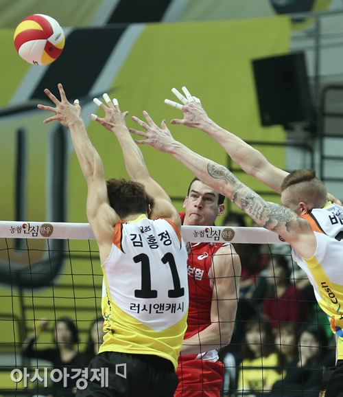 [포토] 에드가 '수비를 피해~'