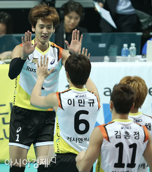 [포토] 송명근 '오늘 컨디션 최고~'