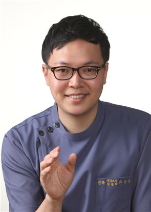 모발이식으로 10년의 젊음을 찾자