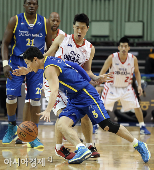 [포토] 전정규 '막아야 하는데'