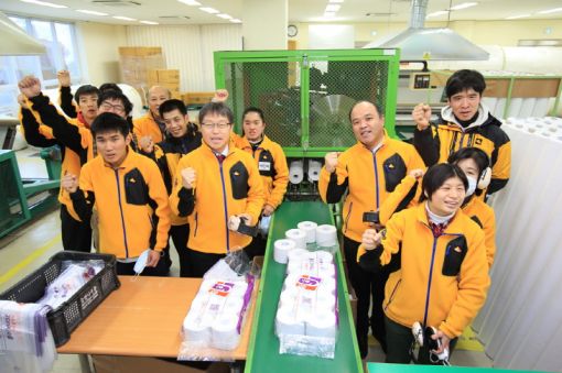한국닛산, 중증장애인 직업재활시설에 겨울유니폼 전달