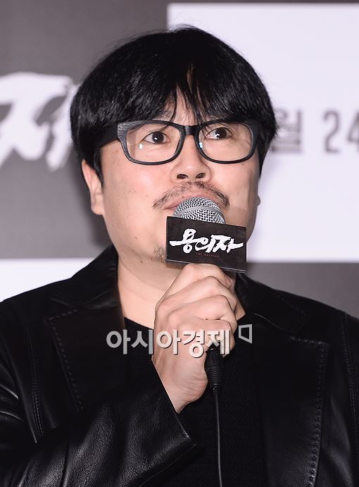 [포토]원신연 감독, "'용의자' 기대하세요"