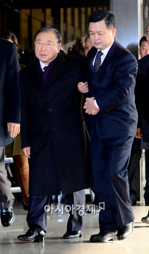 [포토]조석래 회장, 중앙지검 출두