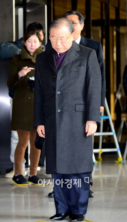 [포토]고개 숙인 조석래 회장