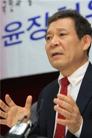 윤장현 새정치추진위원회 공동위원장