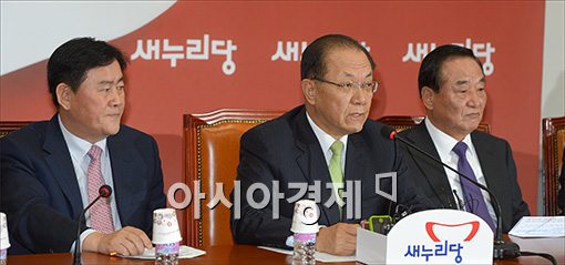 [포토]발언하는 황우여 대표
