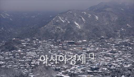 [포토]흰눈으로 덮힌 북한산 주변 
