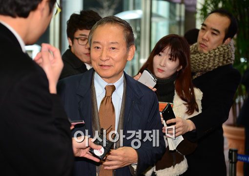 [포토]홍성균 전 신한카드 부회장 '이동걸 후보 사퇴 몰랐다'