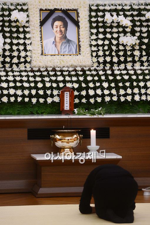 [포토]김지훈 빈소, 끊임없이 이어지는 조문행렬