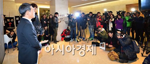 [포토]김지훈 사망 공식 브리핑 갖는 관계자