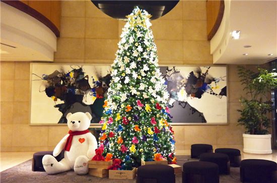 별난 트리가 성탄을 더 아름답게 하네, 호텔 '트리'스마스