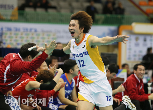 [포토] '내가 바로 슈퍼루키 전광인'