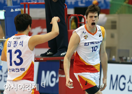 [포토] 밀로스 득점 기쁨