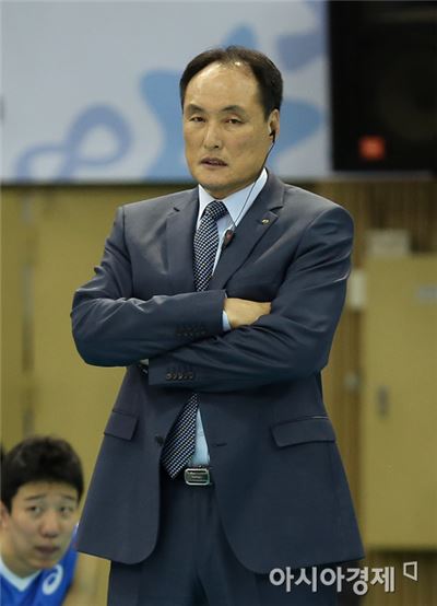 [포토] 강만수 감독 '한국전력, 전력이 달라졌군'