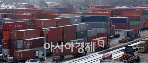 [포토]컨테이너만 많은 의왕 ICD, 화물차들은 어디로?