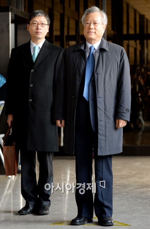 [포토]이석채 전KT 회장, 중앙지검 출석