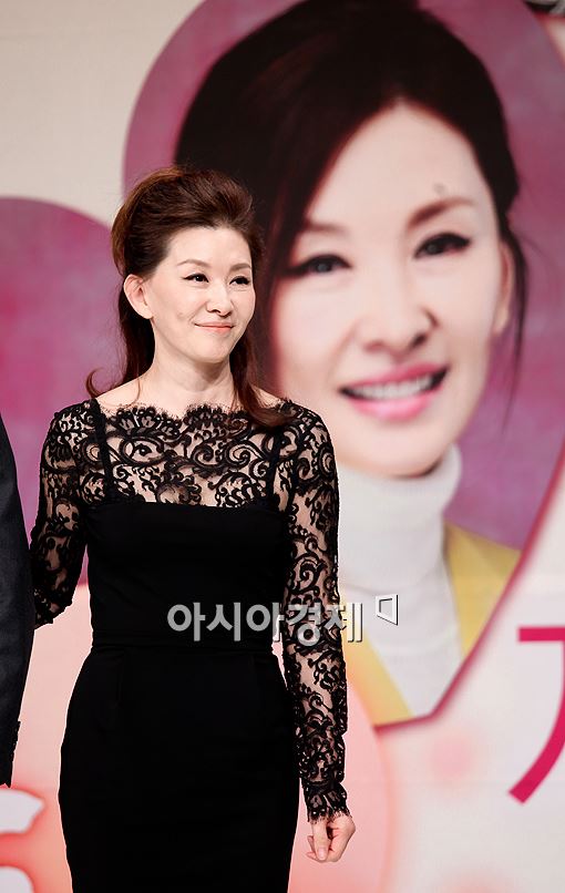 [포토]이미숙, 포스터 보다 더 아름다운 실물