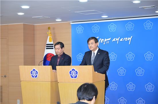 [포토]서승환 장관 대국민 담화문 발표…철도파업 중단 촉구