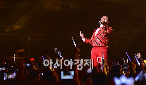 [포토]싸이, '폭발하는 가창력'