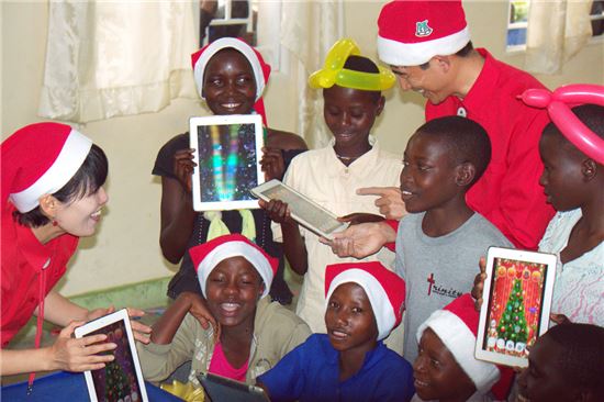 KT, 아프리카에 크리스마스트리 빛내다