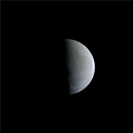 토성의 위성 '엔셀라두스'