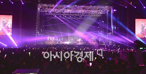 [포토]이승철 케롤라인 콘서트 열려