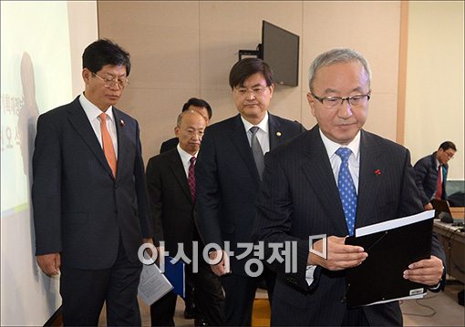 [포토]현오석 "철도파업 협상은 없다"