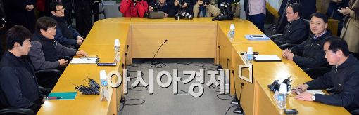 [포토]마주 앉은 철도노사, 분위기는.....