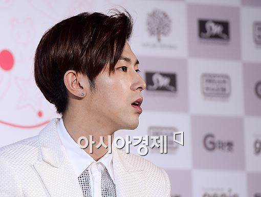 [포토]'입 벌리고 멍~' 유노윤호, 지금 무슨 생각?