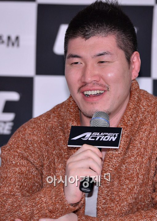 [포토]양성훈 감독 "강경훈 선수의 주 무기는 얼굴"