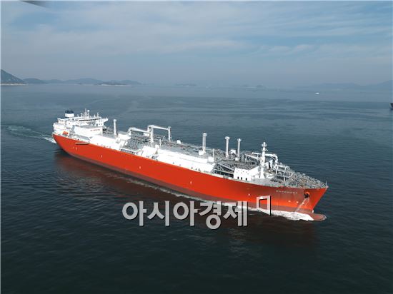 대우조선해양이 건조한 부유식 LNG 저장 재기화 설비(LNG-RV) (사진제공=대우조선해양)
