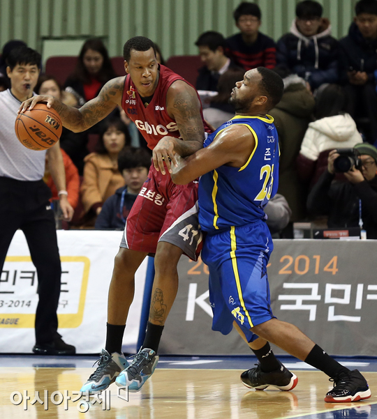 [포토] 제퍼슨 '존슨, 단단한데'