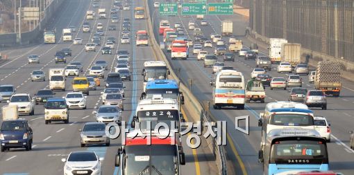 [포토]해맞이 떠나는 차량들