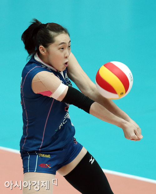 [포토] 황민경 '정확히 받아낸다'