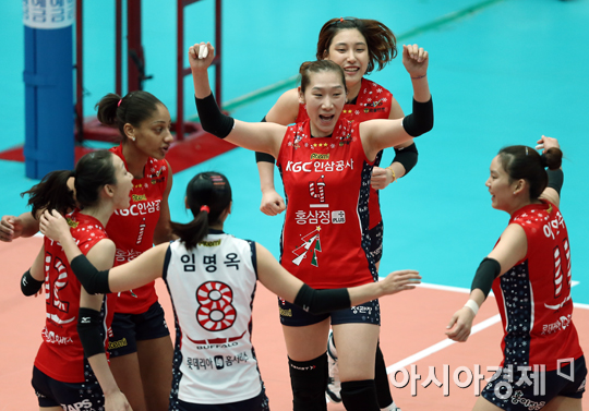 [포토] 득점에 기뻐하는 인삼공사